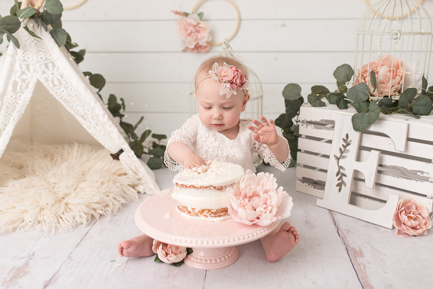 Light and bright cake smash in studio - Canton, CT - Sharon Leger Photography