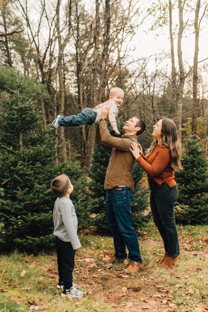 Christmas Tree Farm Mini Sessions 2024 | Canton, Connecticut Family Photographer