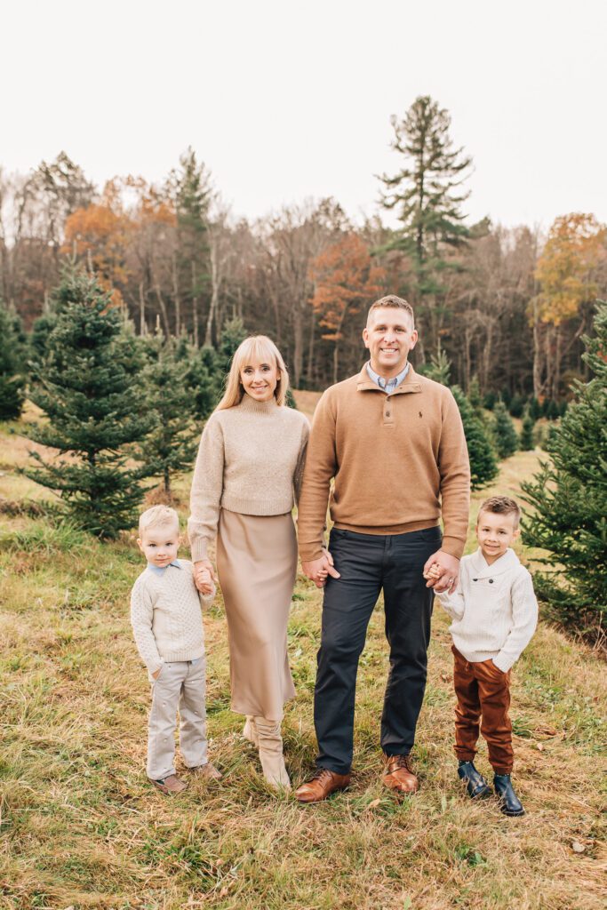 Christmas Tree Farm Mini Sessions 2024 | Canton, Connecticut Family Photographer