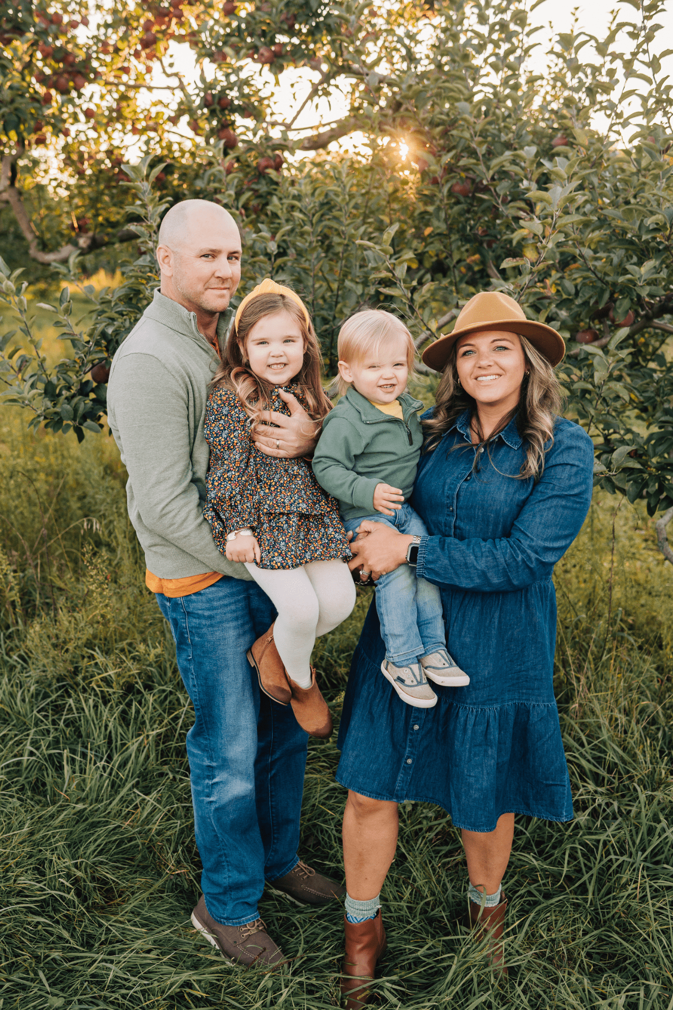 Fall Orchard Family Session | Canton, CT