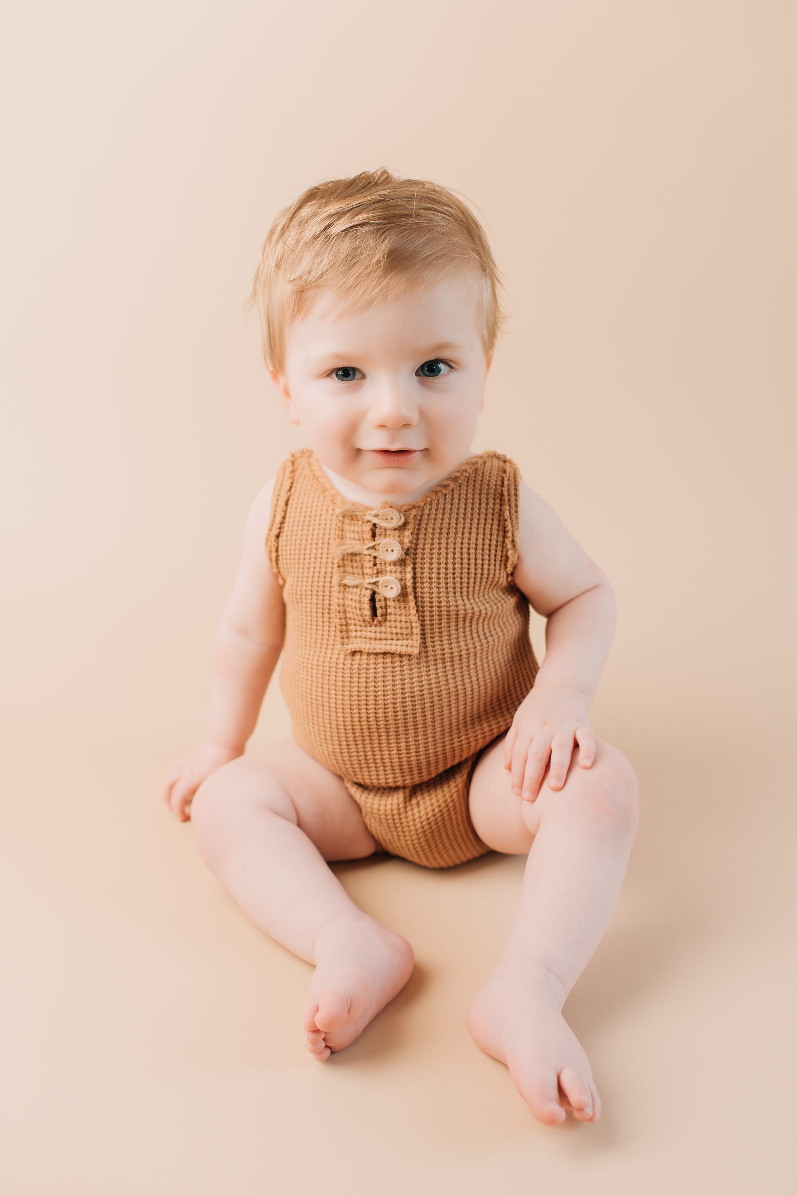 Simple Cake Smash in Canton, CT | Newborn and Family Photographer