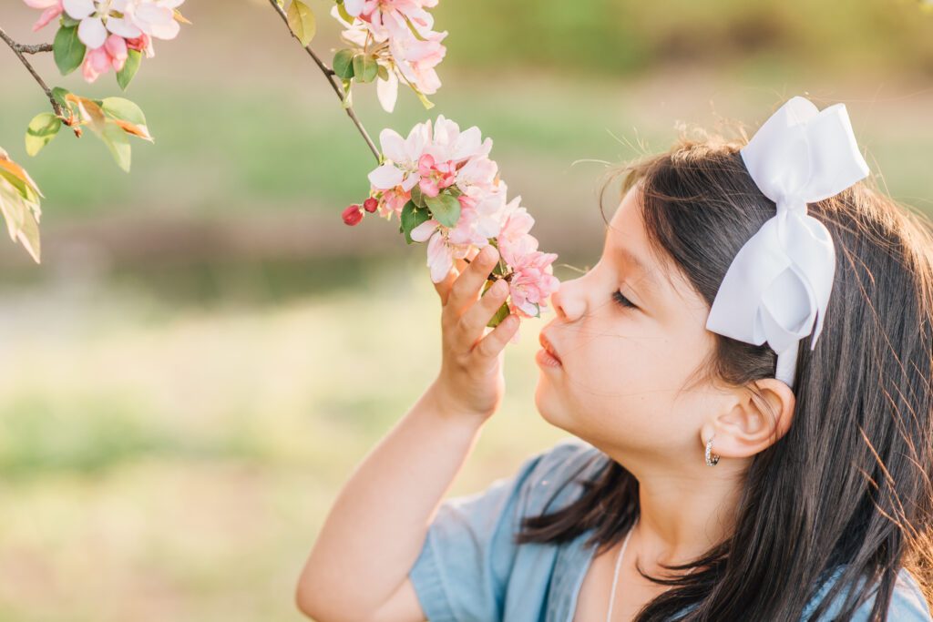 Connecticut Spring Portraits | CT Family and Newborn Photographer | Canton, CT Spring Family Photos 