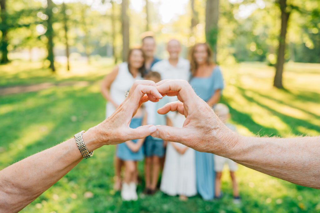 Summer Extended Family Session at Elizabeth Park | Canton CT Family Photographer
